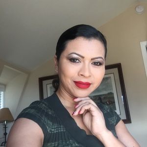 Meet your Posher, Alejandra